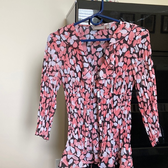 Women’s blouse - Picture 1 of 3